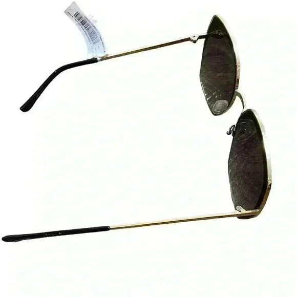 Guess sunglasses women’s abstract shaped. NWT - Picture 4 of 5